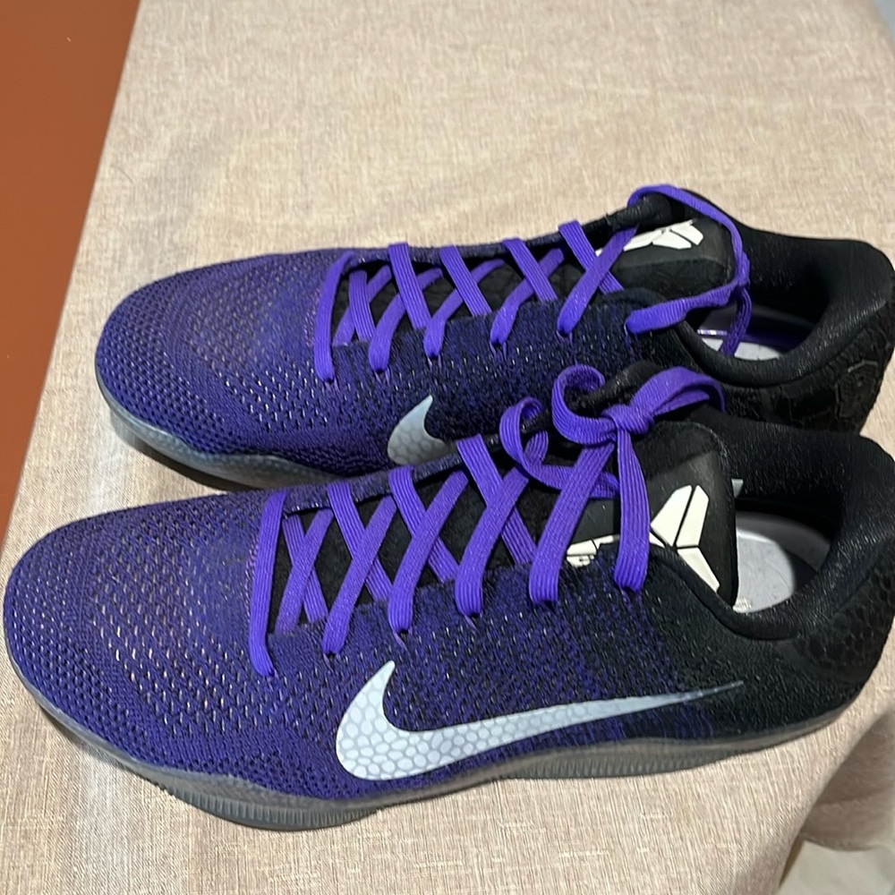 Men’s Nike Kobe X “eulogy” size 10